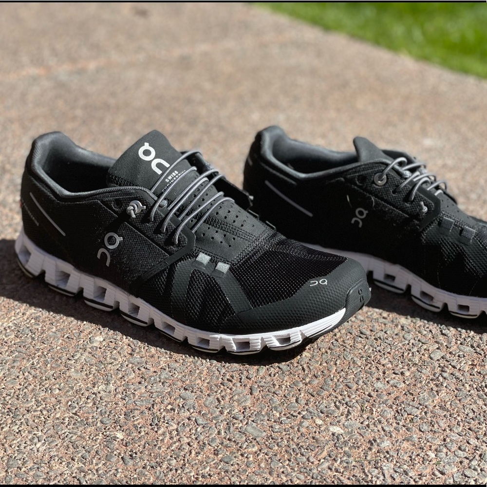 On Cloud Mens Sneakers